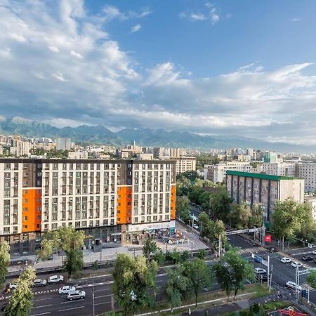 Квартира С Видом На Горы Алма Ата Екстериор снимка